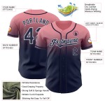 Maillot de baseball authentique bleu marine et blanc, dégradé personnalisé, rose moyen Maillot de baseball authentique bleu marine et blanc, dégradé personnalisé, rose moyen